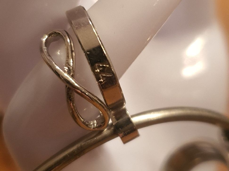 Anelli: Silberner Infinity Ring, zeitlos, elegant, Grösse 44, Ewig – Usato da Zollikerberg venduto da Nice_Name 6
