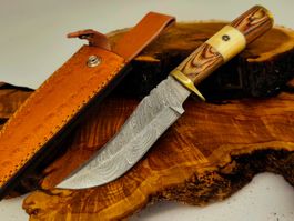 Top 1A schönes Damast Messer Knife echter Faltenstahl Sport