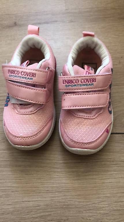 Scarpe per ragazze: Turnschuhe Gr.24 Neuwertig – Usato da Oberbuchsiten venduto da etr_2jg5