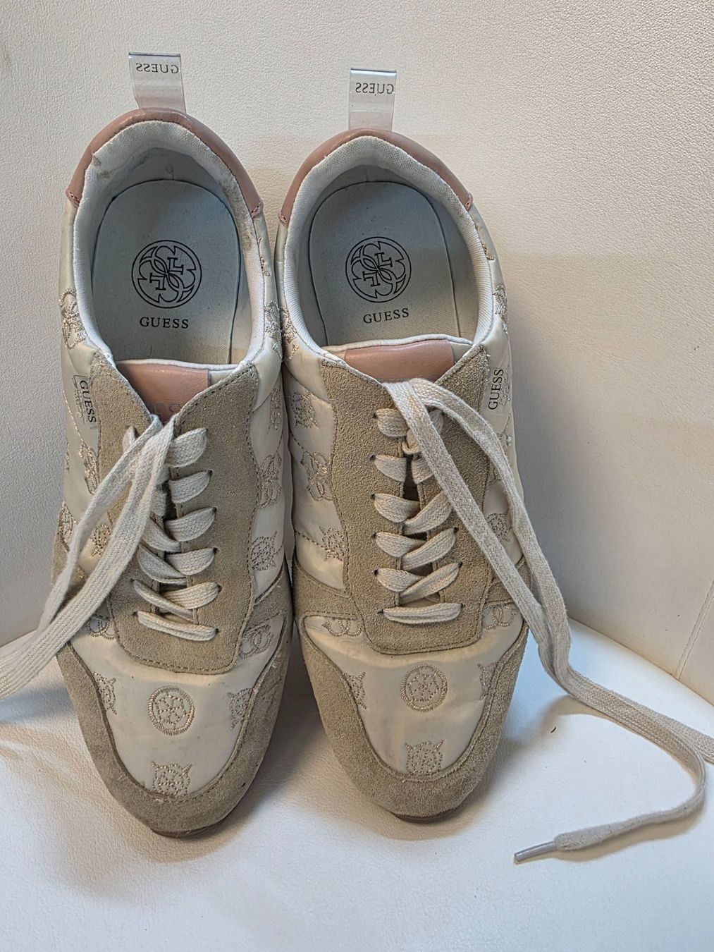 Guess Scarpe da donna: GUESS Sneaker Damen 40 – Usato da Altstätten SG venduto da Calendula-7 2