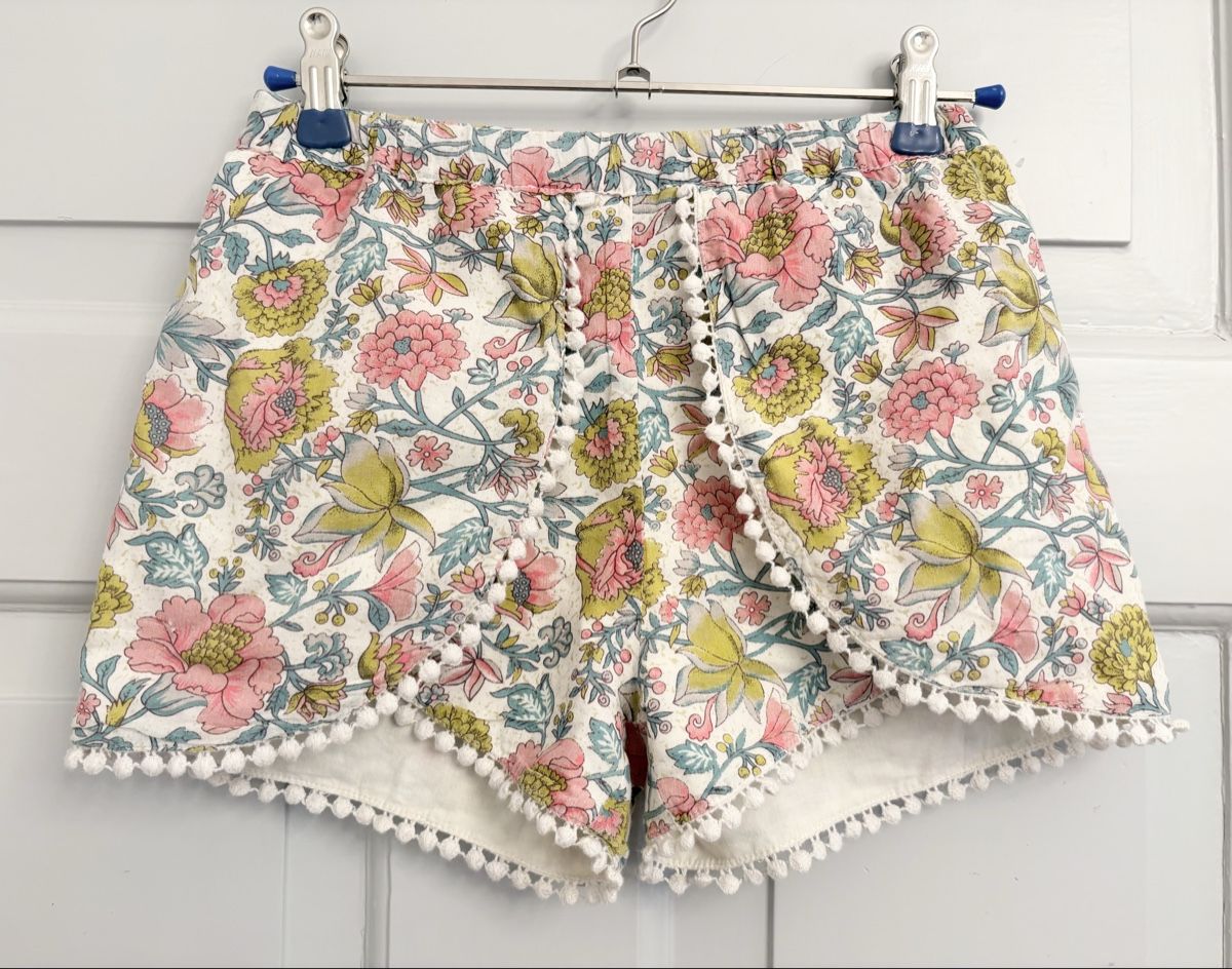Pantaloni: Louise Misha, Shorts, 134 – Usato da Zürich venduto da Pokimoki_1
