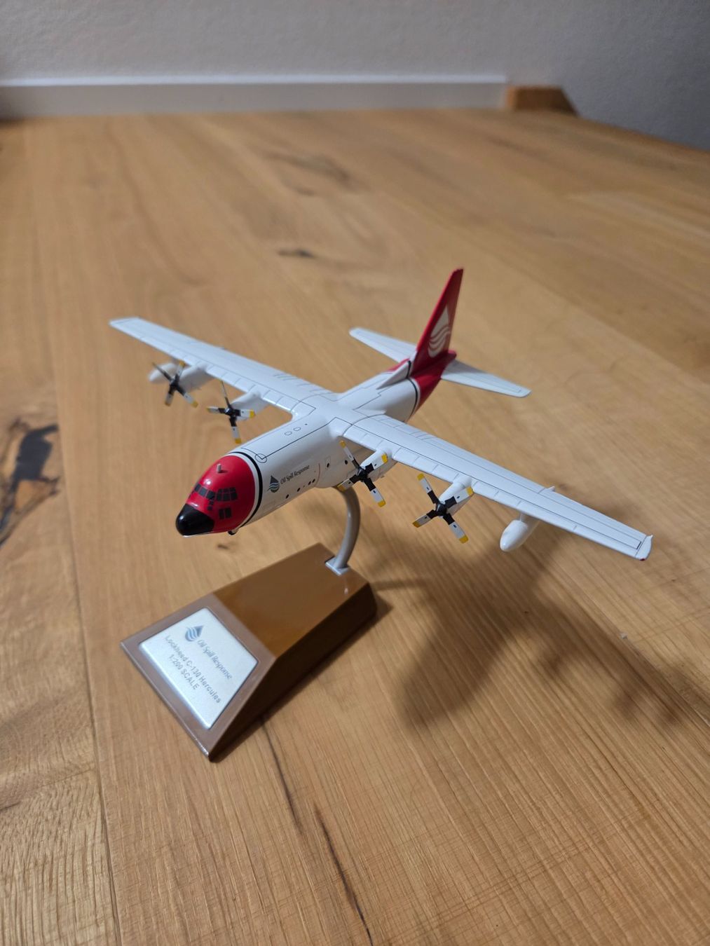 Modellbausätze & Standmodelle: Modellflugzeug Hercules c-130 – Gebraucht aus Wila von alee.o3 2