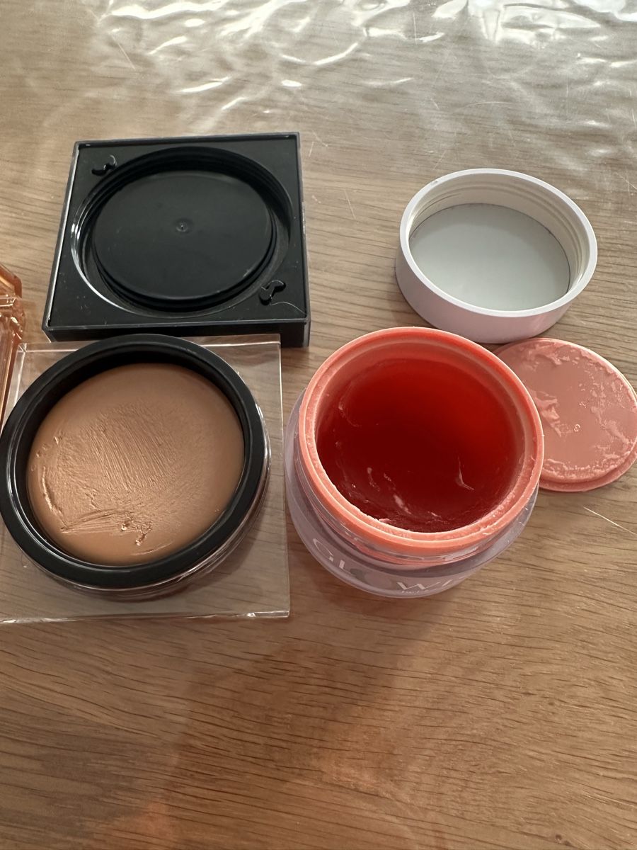 Huda Beauty Maquillage: Huda Beauty lot maquillage  – Neuf (Voir description) à Courgevaux par Qwertz111320 3