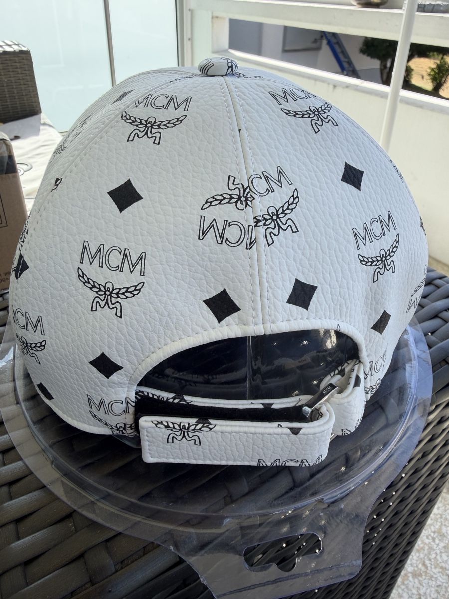 Mcm Copricapi, berretti & cappellini: MCM Baseball Cap White Monogram Print One Size Made in Italy – Nuovo (secondo la descrizione) da Muri b. Bern venduto da nap_br62 1