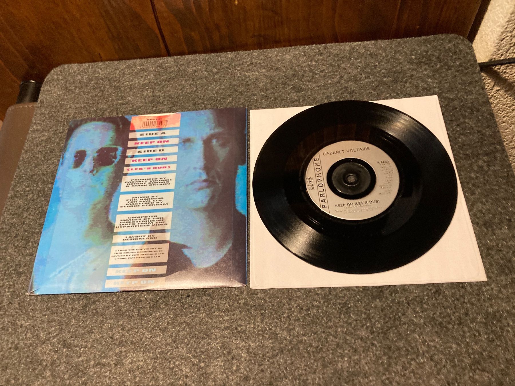 Dischi in vinile: Cabaret Voltaire - Keep On – Usato da Fribourg venduto da Karushi 1