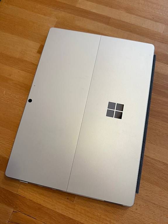 Microsoft Tablet PC: Microsoft Surface Pro 8 13" – Usato da Winterthur venduto da OliviaC5 3