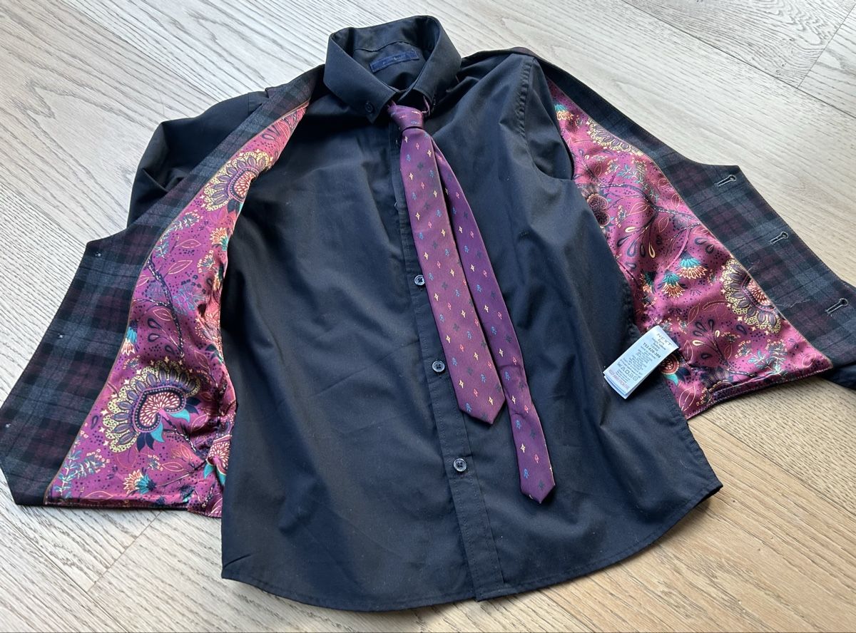 Next Lotti & Set di vestiti: Hemd mit Krawatte und Sakko Gr. 128/134 – Nuovo (secondo la descrizione) da Rothrist venduto da szc_9dg5 1