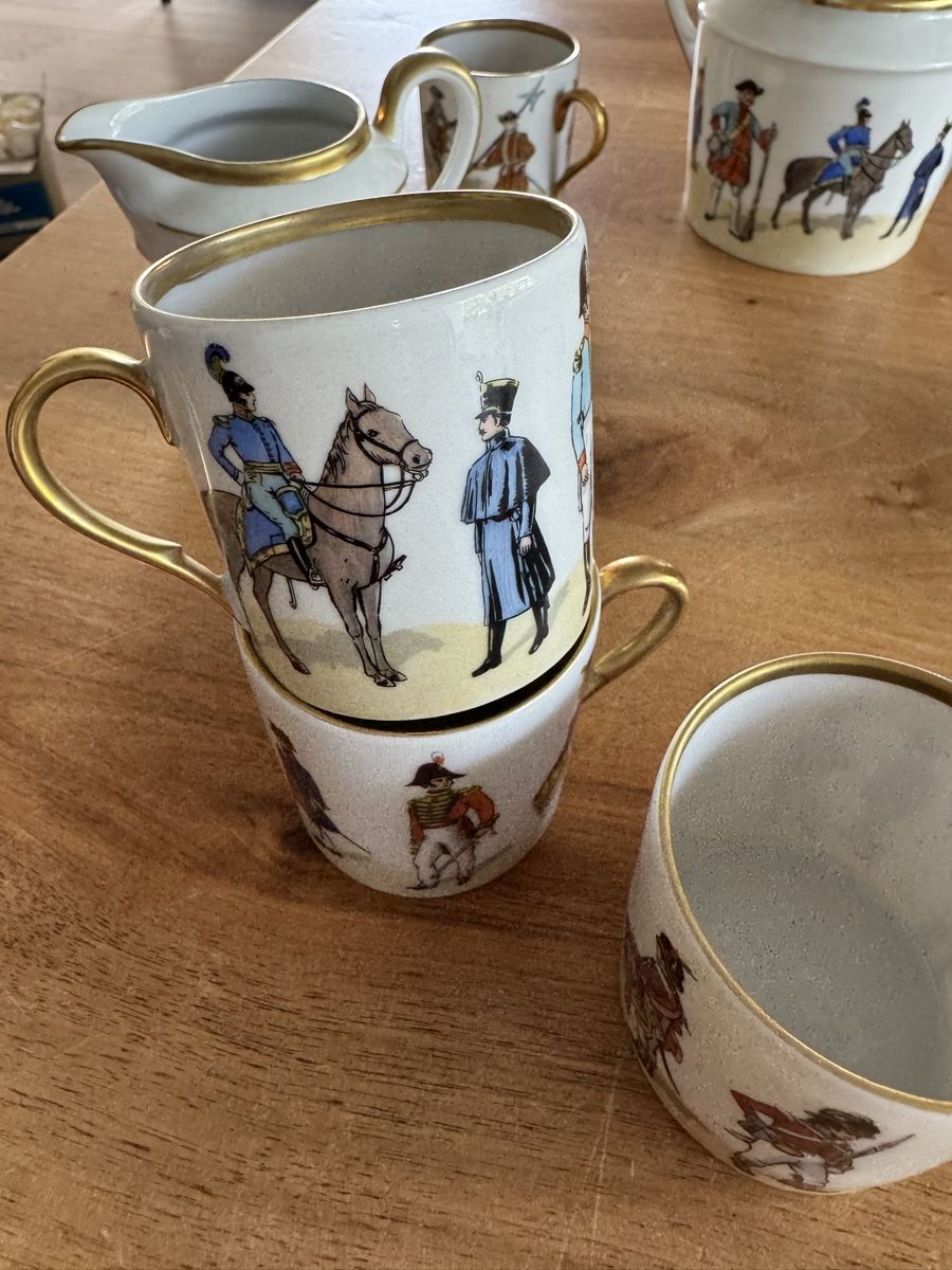 Services de table: Tässchen, Zuckerschale und Milchkännchen  – D'occasion à Winterthur par Regine66