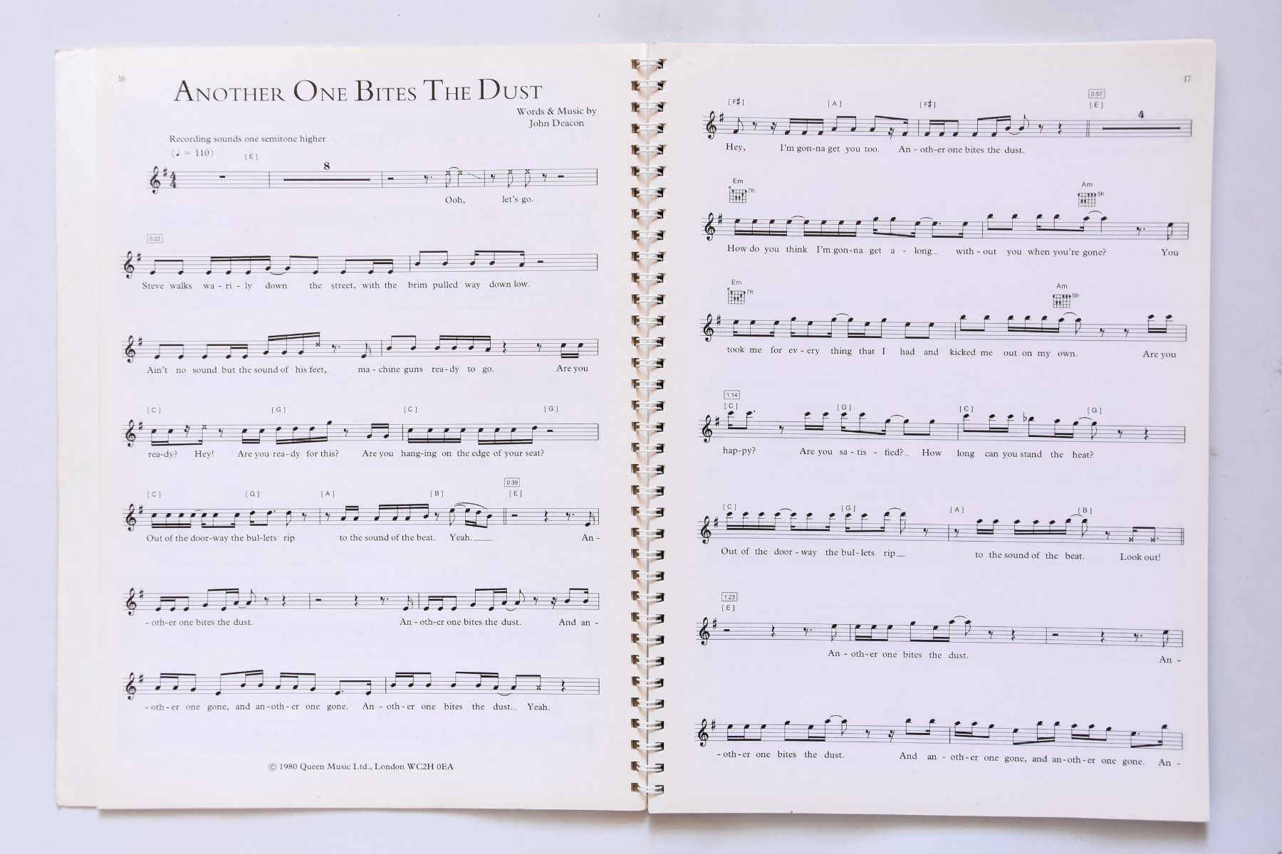 Libri: Queen Greatest Hits - Melody Line, Chords & Lyrics – Usato da Belmont-sur-Yverdon venduto da ag97 2