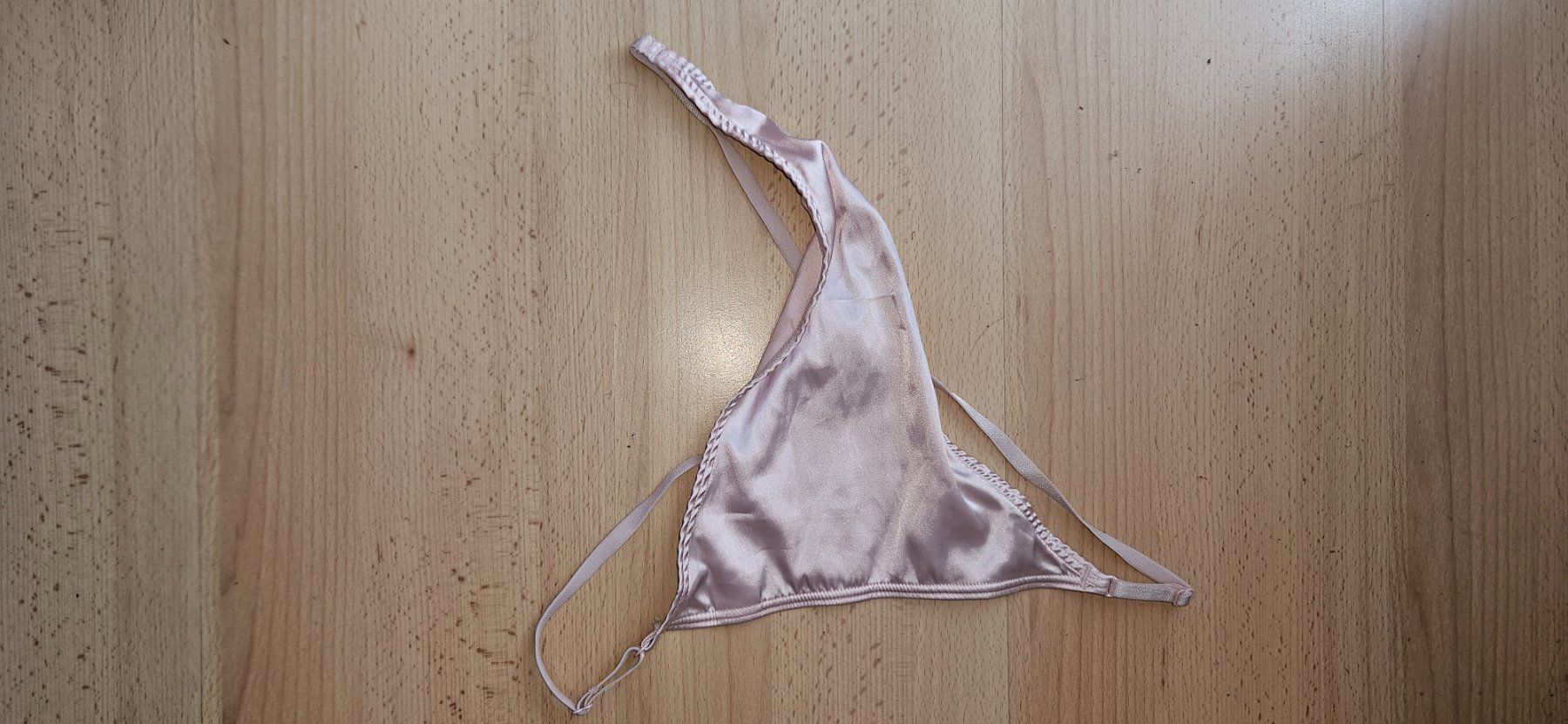 Altra biancheria intima: String comme neuf porté 1X  (b). – Nuovo (secondo la descrizione) da Lutry venduto da cha_pbg5