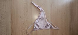 String comme neuf porté 1X  (b).