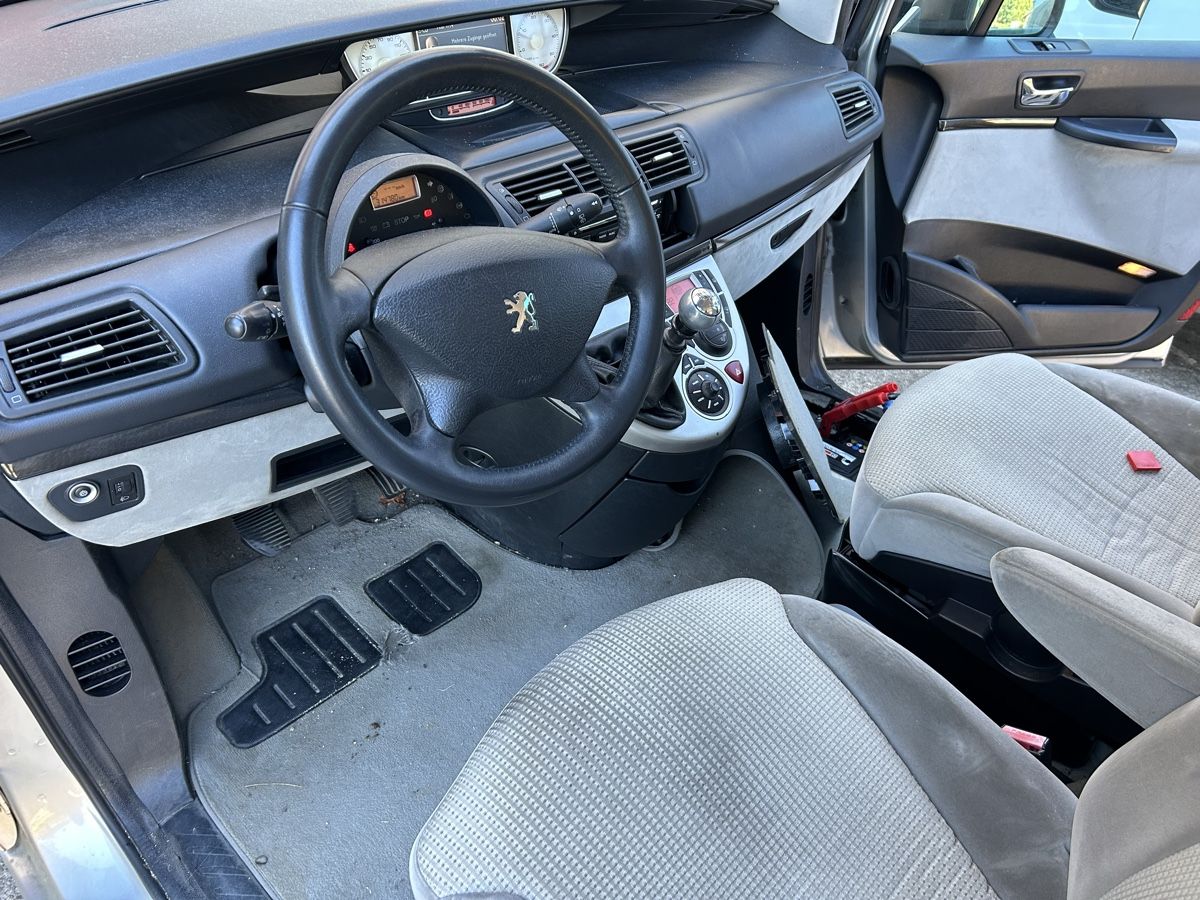 Peugeot Automobili: Peugeot 807 / 8 Plätzer – Usato da Wallbach venduto da SchnellAutomobile 4