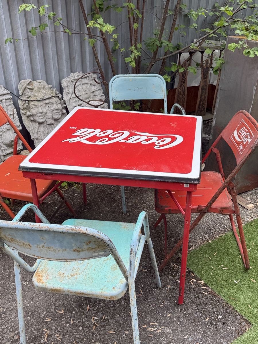 Tavoli: Vintage Coca-Cola Patio Set - Table & Chairs for Summer – Usato da trimmis venduto da titiaqui