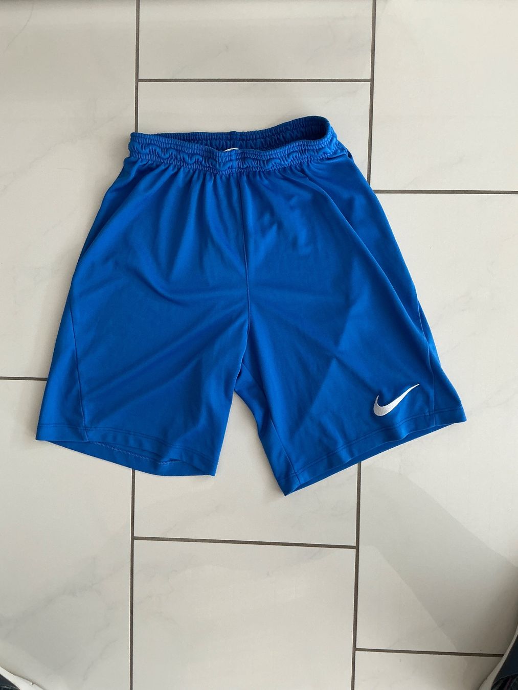Nike Hosen: Nike Turnhose Gr.164 – Gebraucht aus Biel-Benken BL von Sahra1