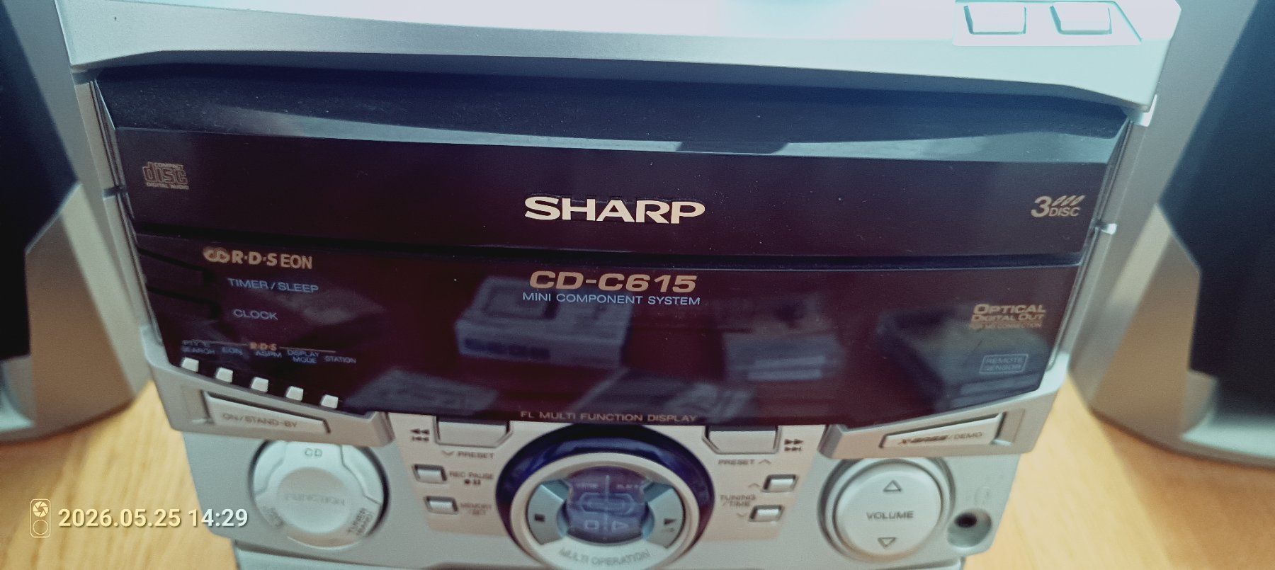 Sharp Radio: Sharp CD-C615 Stereoanlage mit 3fach CD Wechsler – Usato da Rheinfelden venduto da fencingline 2
