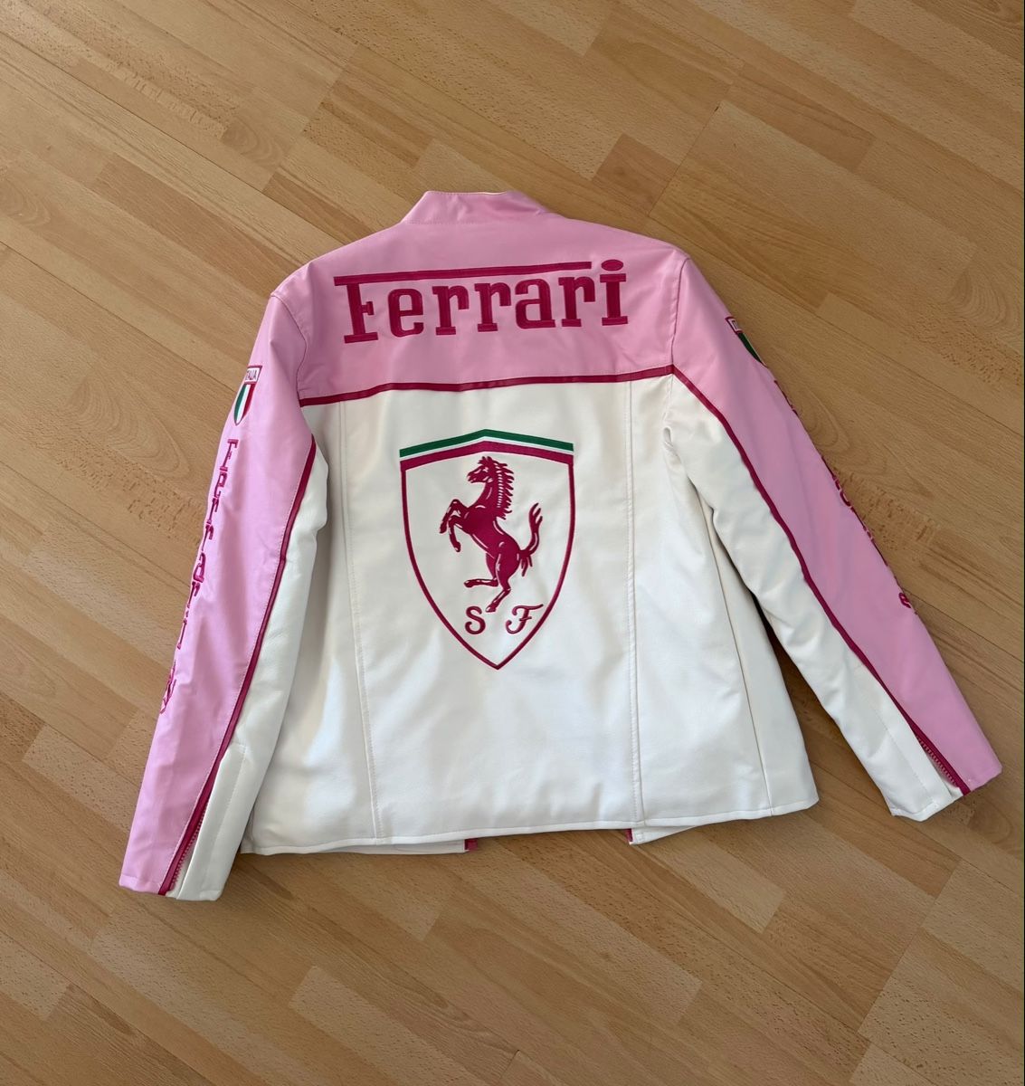 Giacche: Pinke Ferrari Jacke – Nuovo e nell'imballaggio originale da Riehen venduto da dku_s9gx