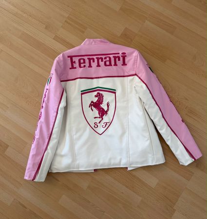 Pinke Ferrari Jacke