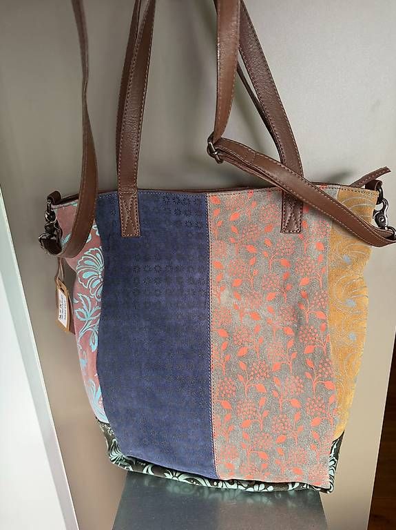 Sacs femmes: Anokhi Shopper Wildleder Patchwork bunt, Leder – D'occasion à zürich par Kerstenpja