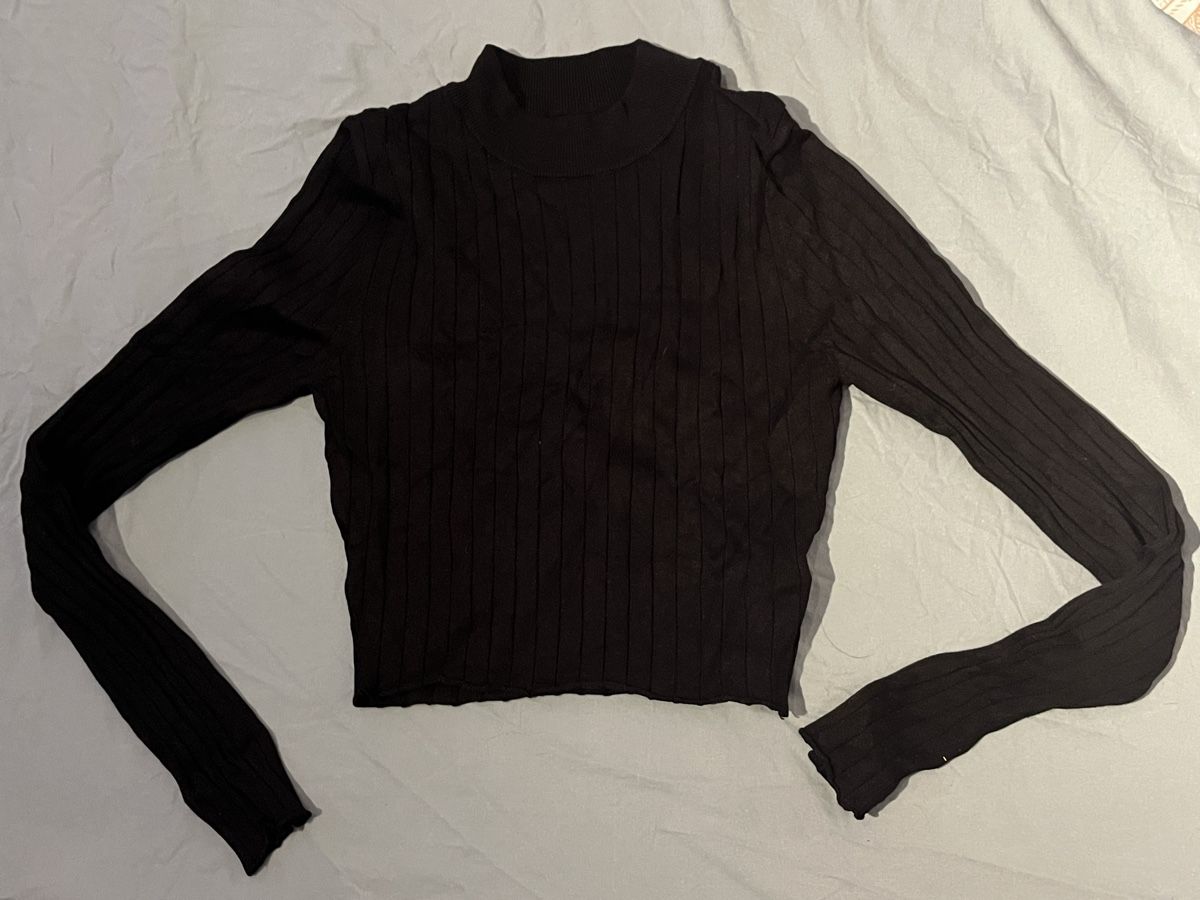 Pullover & Sweatshirts: Schwarzer Rippenpullover, Even&Odd, Grösse S – Gebraucht aus Schaffhausen von Chiara_123
