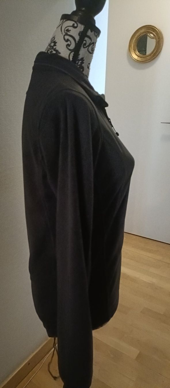 Pullover & Sweatshirts: Pullover – Gebraucht aus Schaffhausen von kab_9pzn 1