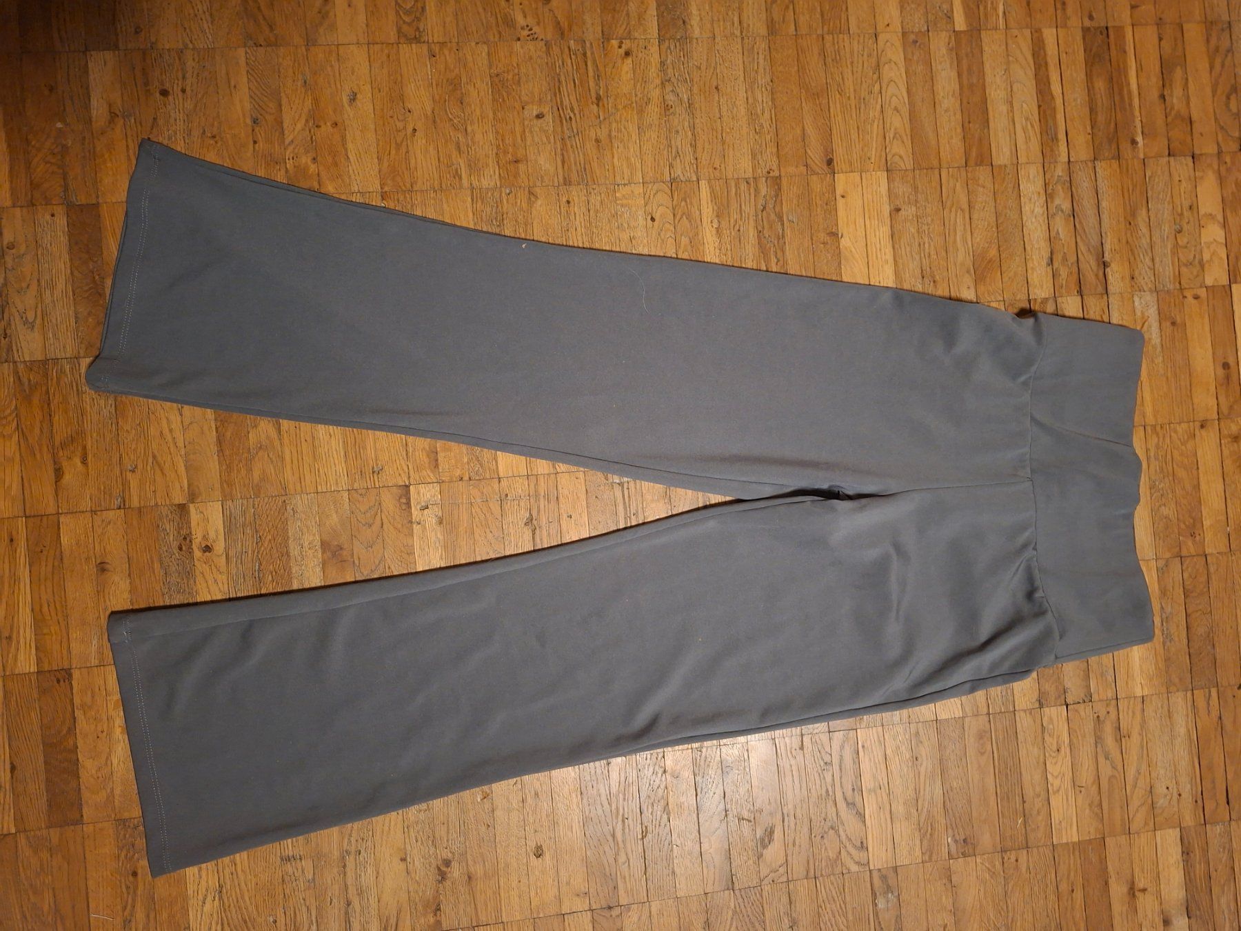 Pull&Bear Hosen: Pull&Bear Hose, Grösse S, grau, Schlaghose, top Zustand! – Gebraucht aus Luzern von eva_2j6w 1