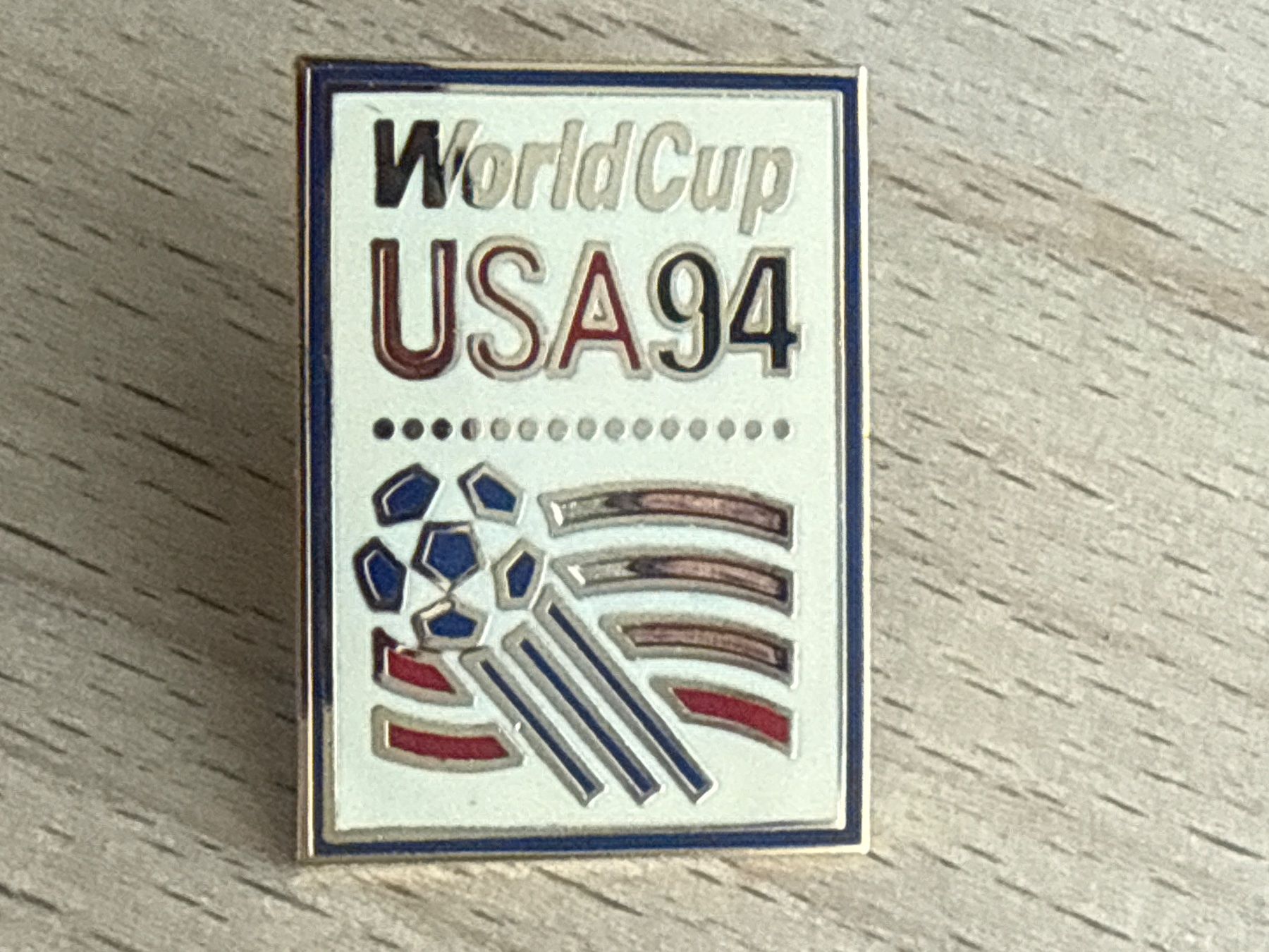 Placchette & Badge: Pin World Cup USA 94 – Usato da Glattbrugg venduto da Schweigmatt