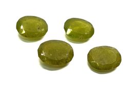 4x Vésuvianites (Idocrases) 30.08 ct - Valeur 750.- Fr