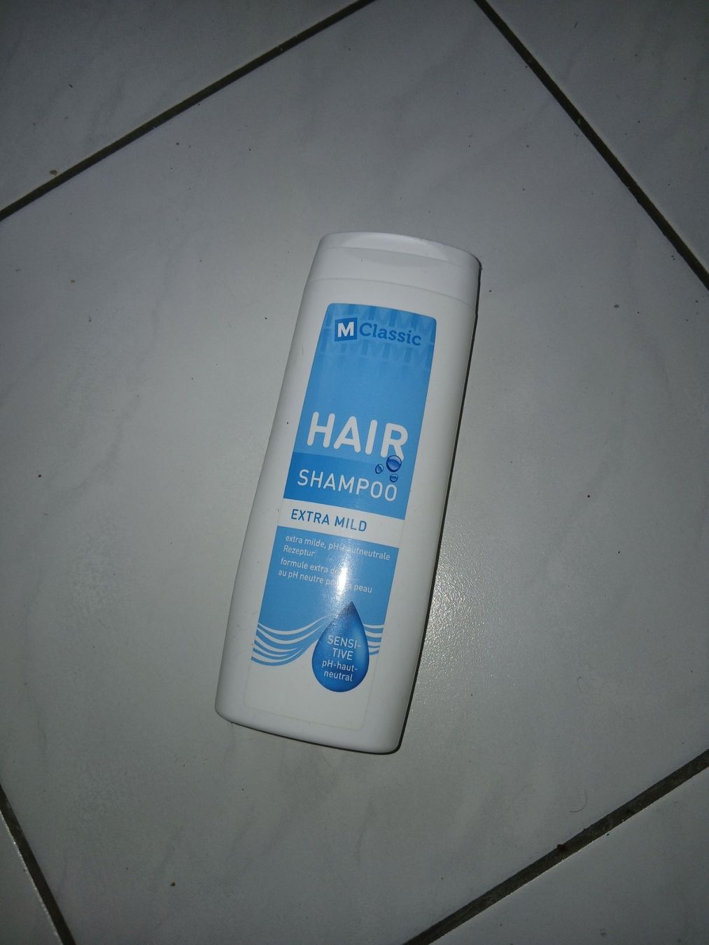 Prodotti per capelli: M-Classic Haarshampoo Extra Mild - Sensitiv, pH-neutral – Nuovo (secondo la descrizione) da Biberist venduto da ZombieDead_g9zj