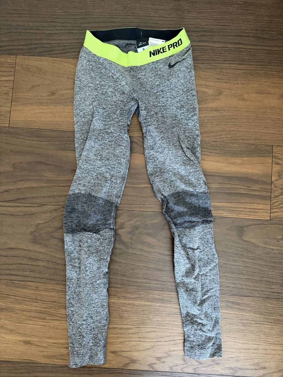 Nike Leggings: Nike Pro Dri-Fit Sport Hose – Gebraucht aus Küsnacht ZH von LightSheer