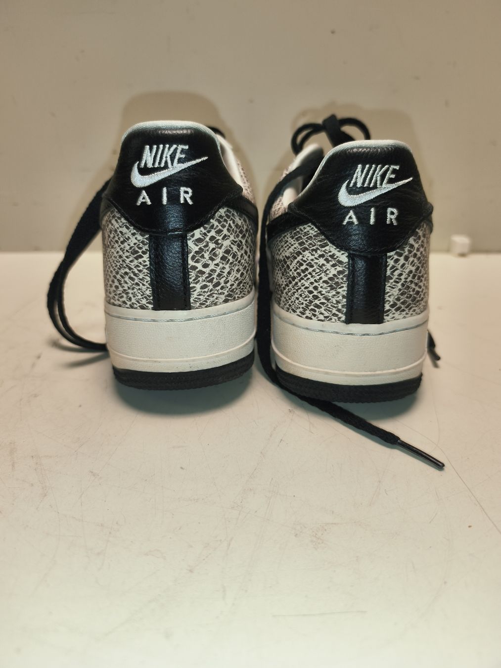 Nike Herrenschuhe: NIKE AIR FORCE 1  Gr. 43(em77) – Gebraucht aus Künten von Schnaepplihuus 2
