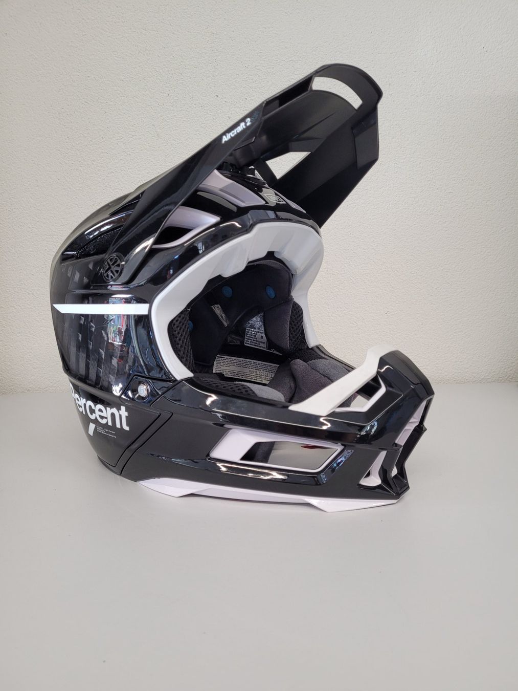 Caschi: 100%  Aircraft 2 Helmet black/white M – Nuovo e nell'imballaggio originale da Giswil venduto da mai_k7x7 1