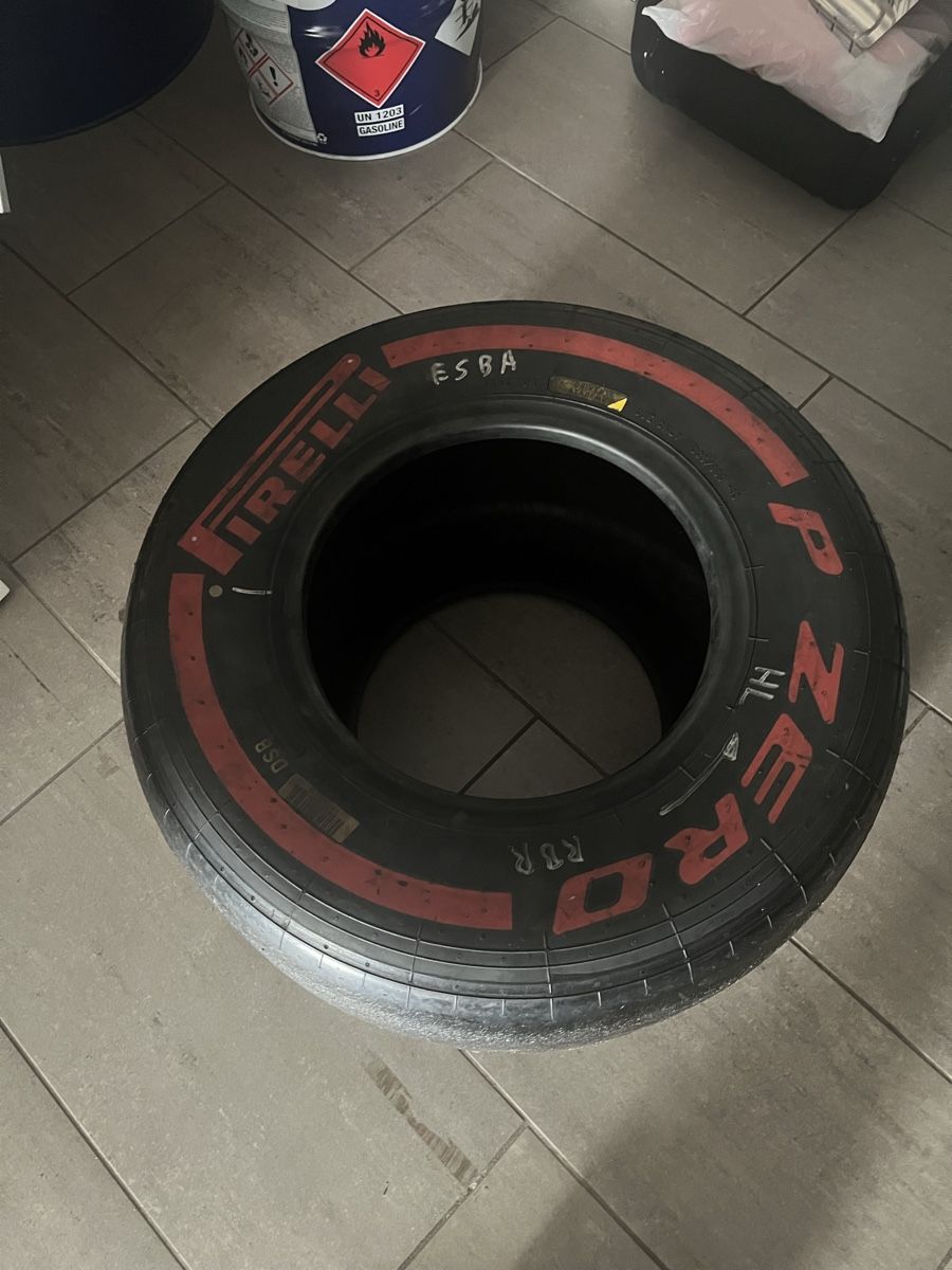 Altro in Scrittura & Disegno: Reifen / copertone F1 – Usato da Lodrino venduto da albimaz