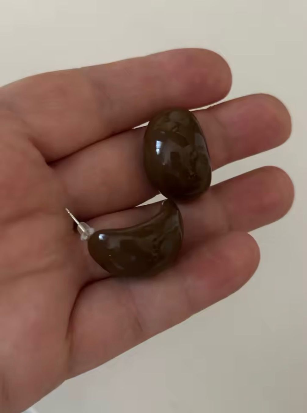 Orecchini pendenti & Orecchini a lobo: Retro Halbkreis Akryl Ohrstecker – Nuovo (secondo la descrizione) da Kloten venduto da swarovski16 2