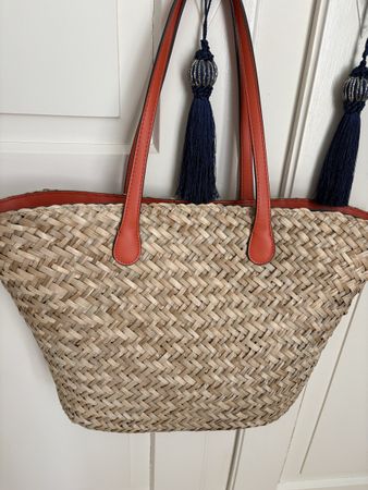 Sommerliche Tasche aus Bast