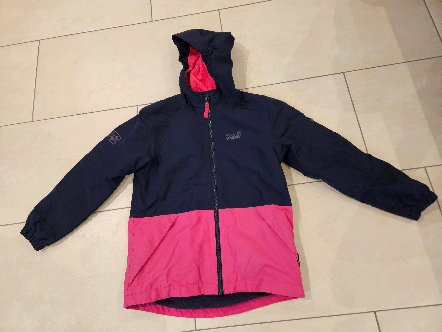 Jack Wolfskin Giacche & Cappotti: Mädchenjacke Jack Wolfskin, Gr. 128 – Usato da Ehrendingen venduto da mythical