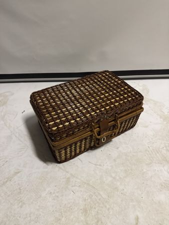 Korbkoffer/Picknickkorb aus Rattan/Leder, Sommertauglichkeit