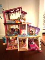 Grosses Barbiehaus mit sehr viel Zubehör