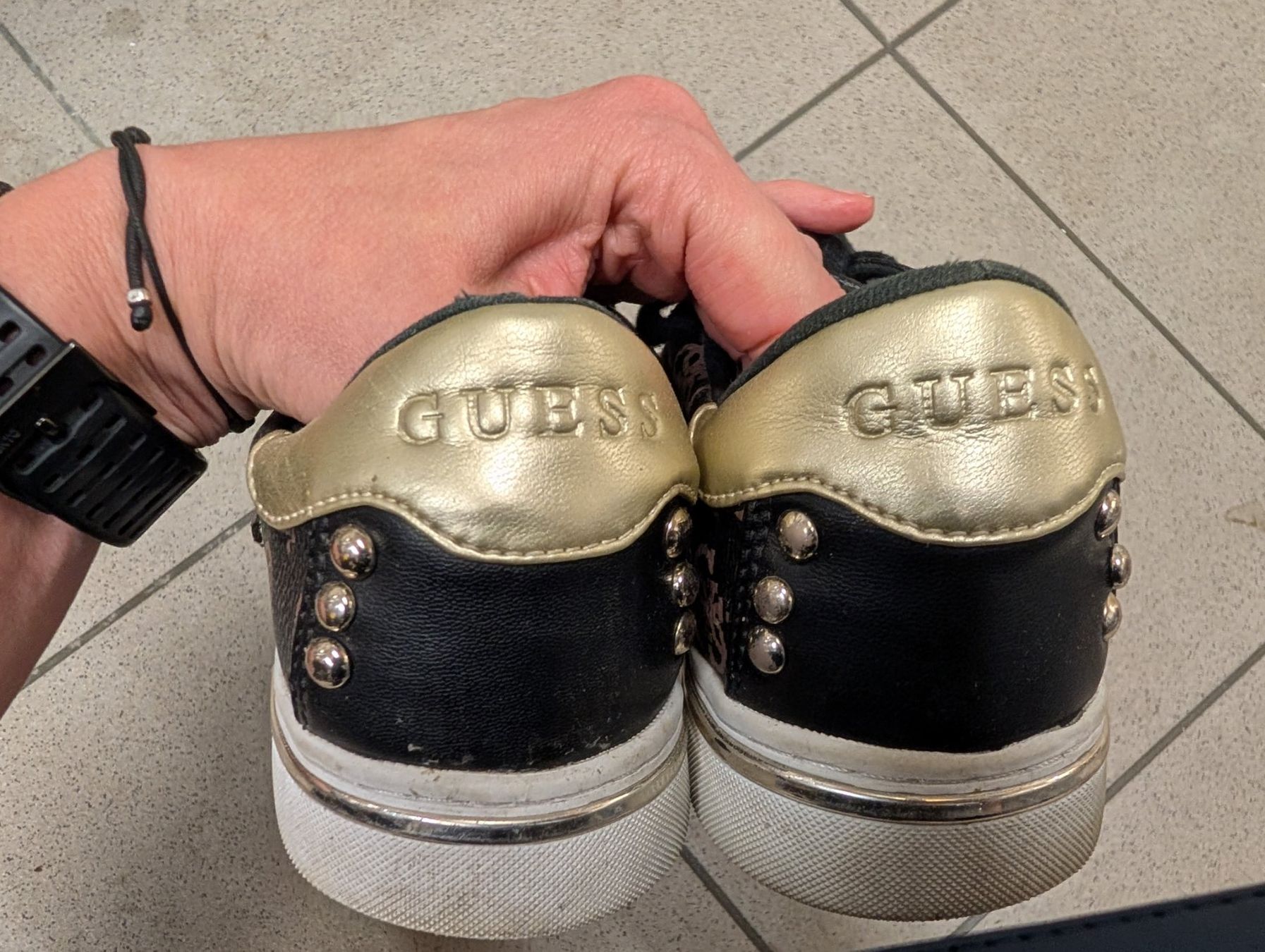 Guess Scarpe da donna: Guess sneakers size 39 – Usato da Zermatt venduto da msz_nb9h 4