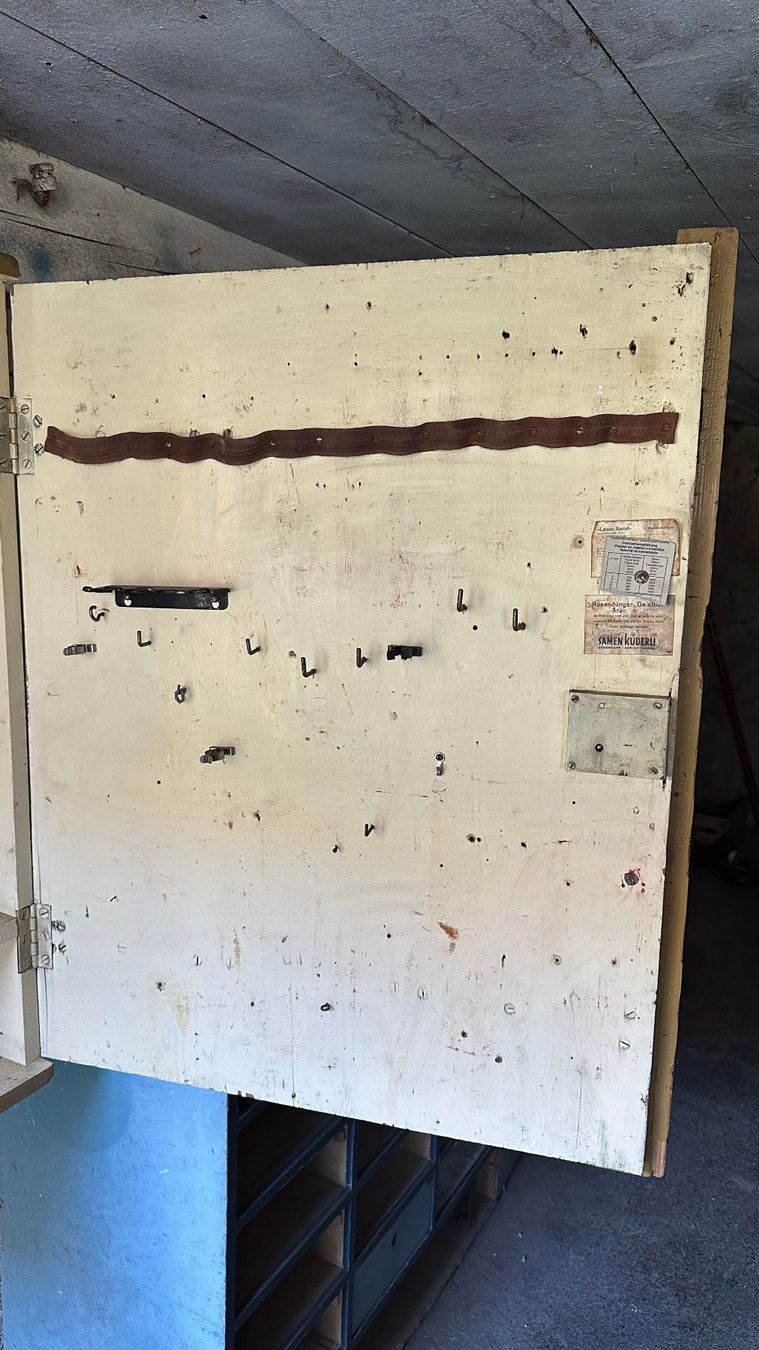 Schränke: Werkzeug Schrank, Vintage – Gebraucht aus Würenlos von Sa_li 4