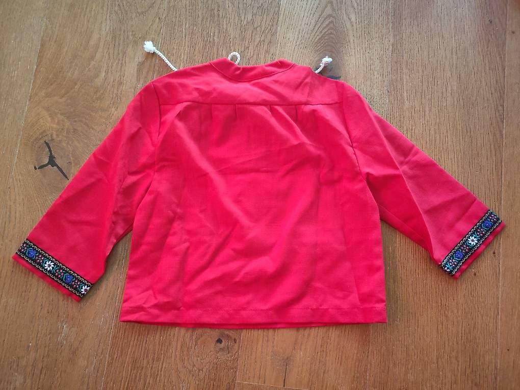 Hemden, T-Shirts & Polos: Sennenchutteli Grösse 92 – Gebraucht aus Igis von Ricema 1