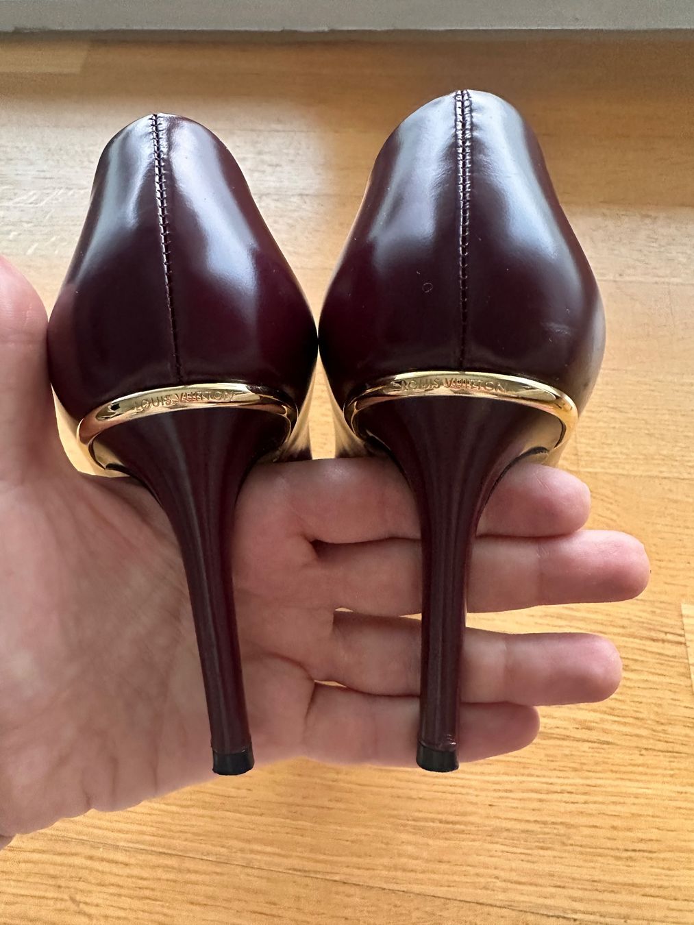 Louis Vuitton Damenschuhe: Louis Vuitton burgundy pumps 35,5-36 – Gebraucht aus Zürich von Ele_fashionista 2