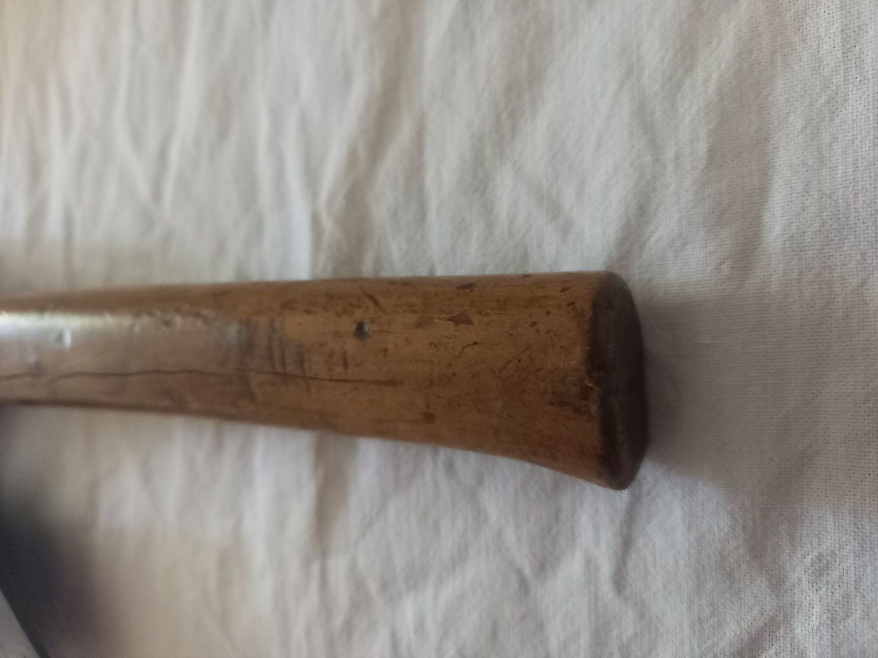 Tutti gli attrezzi: Doloire, hache ancienne de charpentier – Usato da Rossens FR venduto da Souris1 3