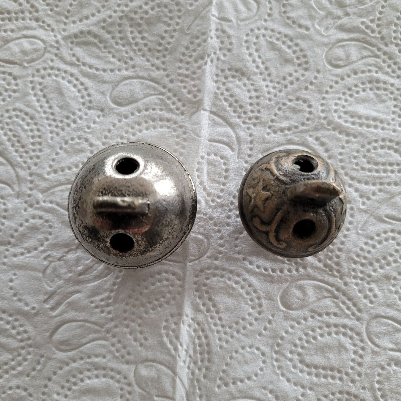 Campanacci mucche: Antike Glocken/Schellen, Vintage, 2 Stück – Usato da Dörflingen venduto da tucson16 1