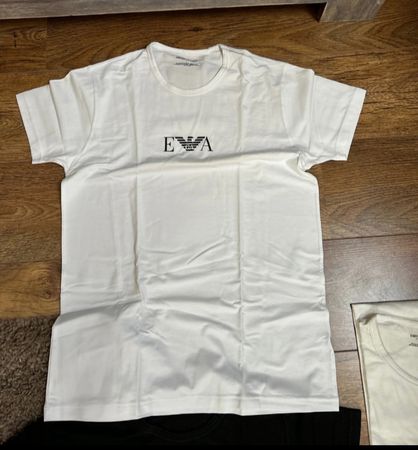 T-shirt Emporio Armani blanc, Taille L, parfait pour l'été!