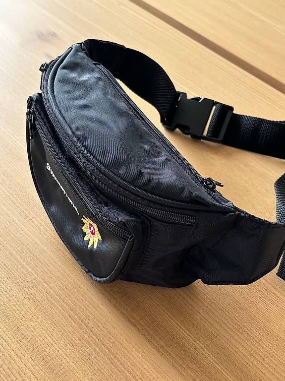 Borse: Neuwertige Bauchtasche "Switzerland" – Usato da Bülach venduto da marspi 2