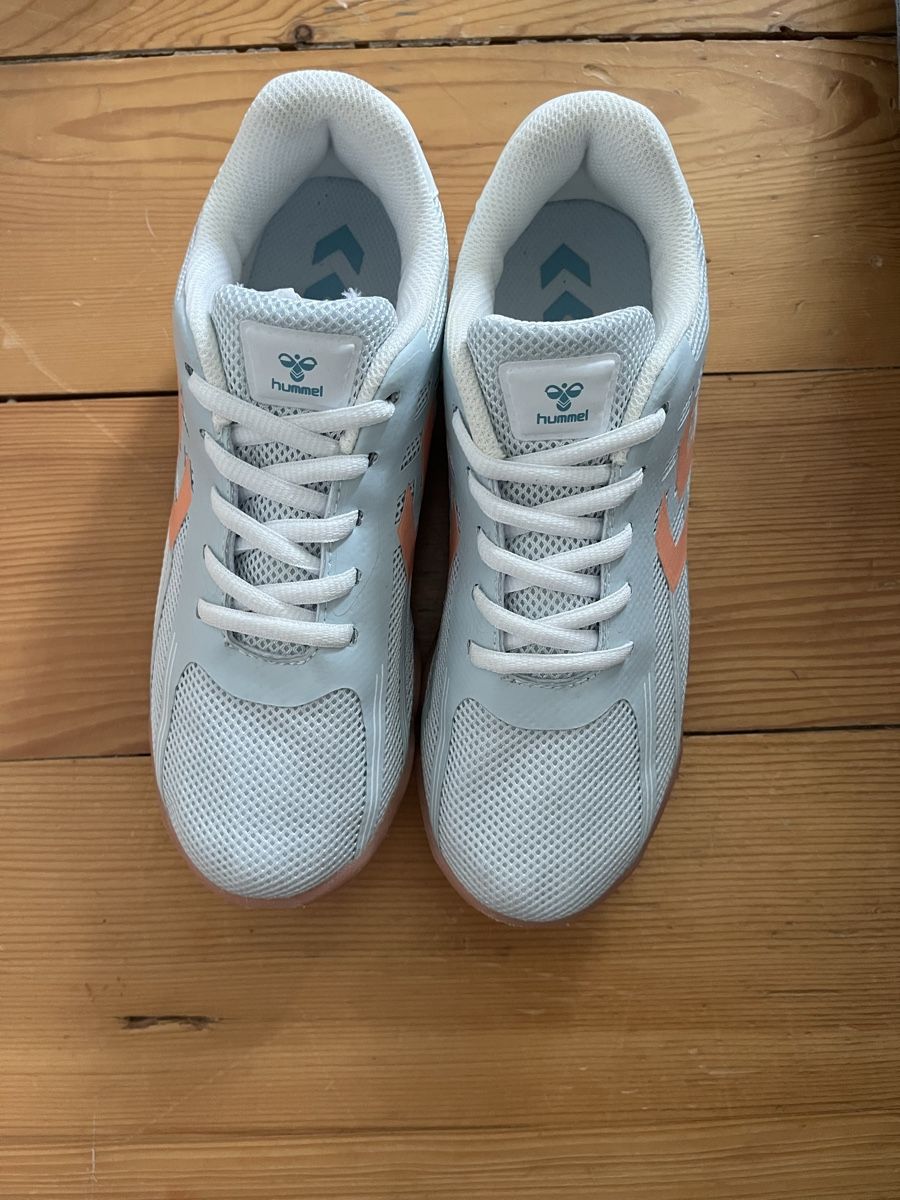 Hummel Scarpe per ragazze: Hummel Hallenschuhe Hellblau/ Pfirsich Gr. 40 – Nuovo (secondo la descrizione) da Winterthur venduto da Chring2 3