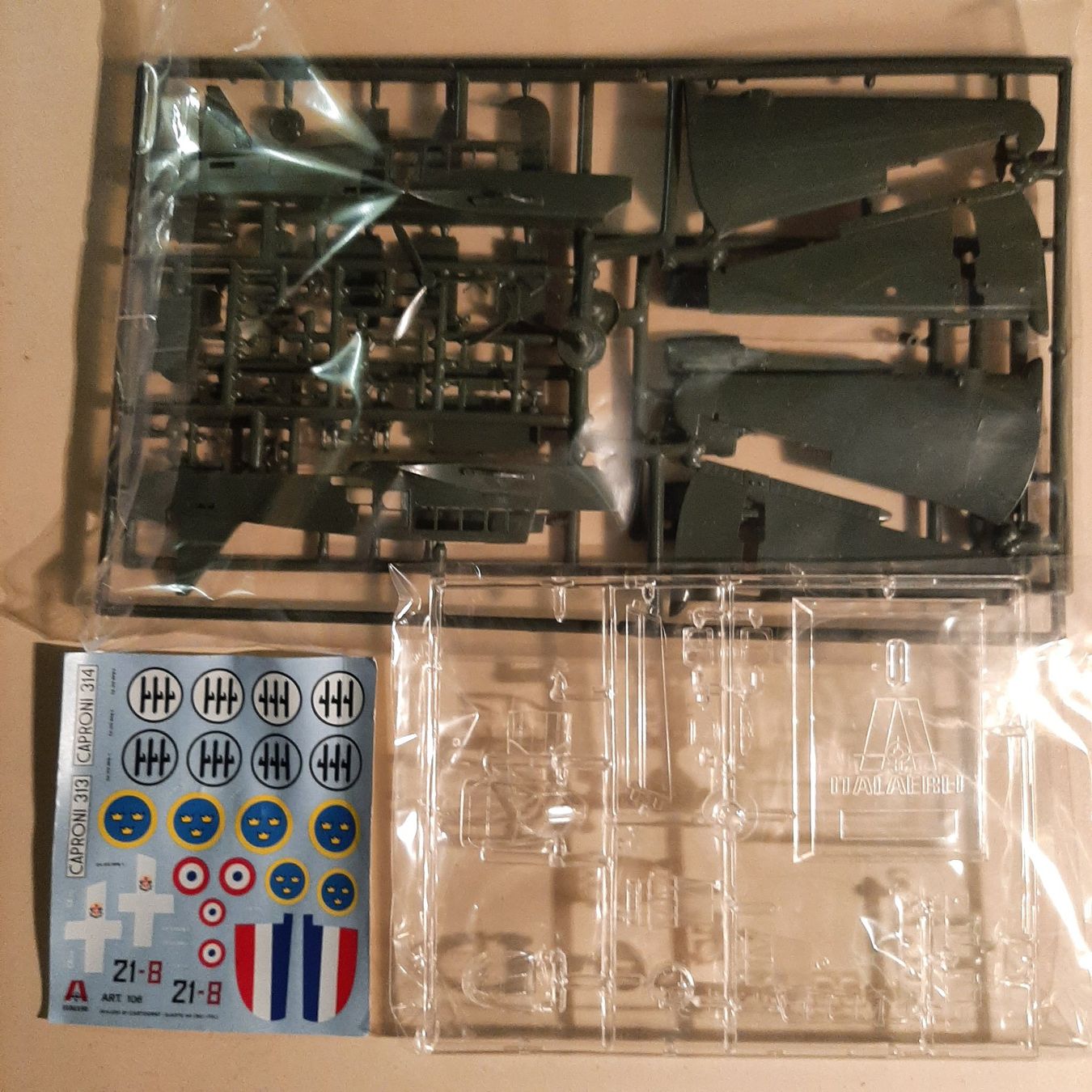 Italeri Kit di modellismo & Modellini statici: 1231 ... Caproni CA-313/314 ... Italeri 106 – Nuovo (secondo la descrizione) da Bonstetten venduto da Benibanny59 5