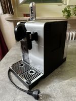 Nespresso Kapsel-Kaffeemaschine Lattissima
