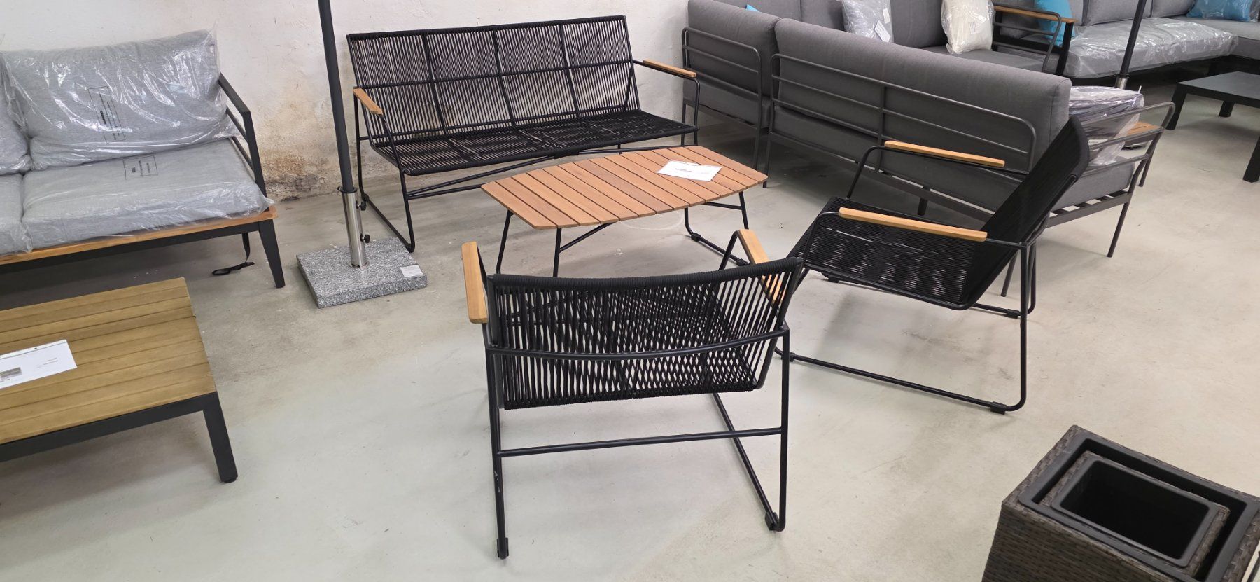 Sofas: Gartenlounge Kissen fehlen. – Neu und originalverpackt aus Lützelflüh-Goldb von Rampenverkauf_72_ 1