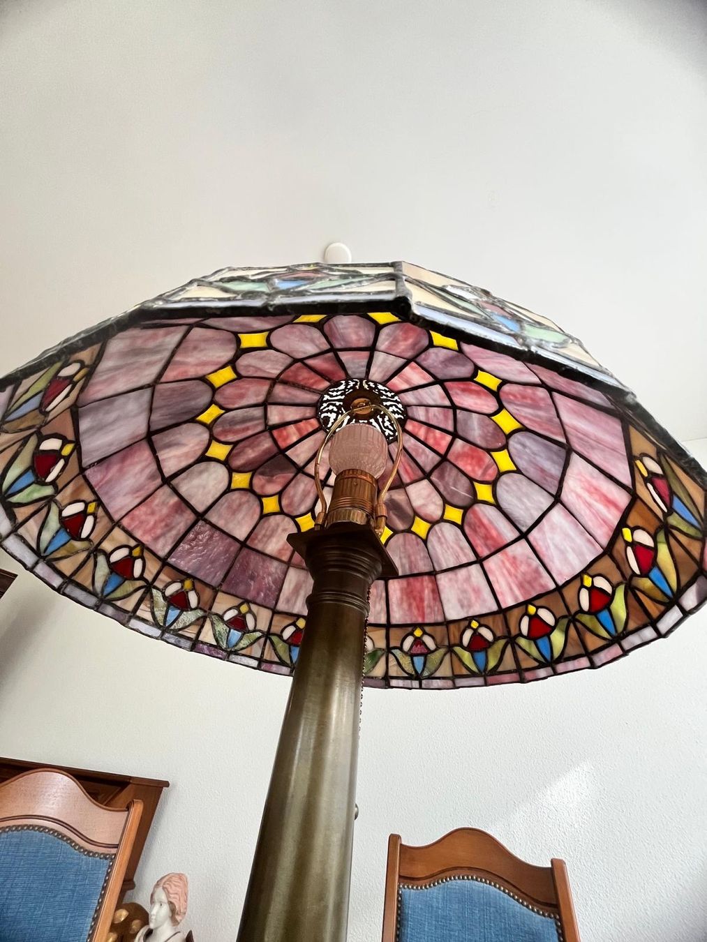 Lampade: Wunderschöne Tiffany-Stil Tischlampe – Usato da Klingnau venduto da Umweltklinik 6